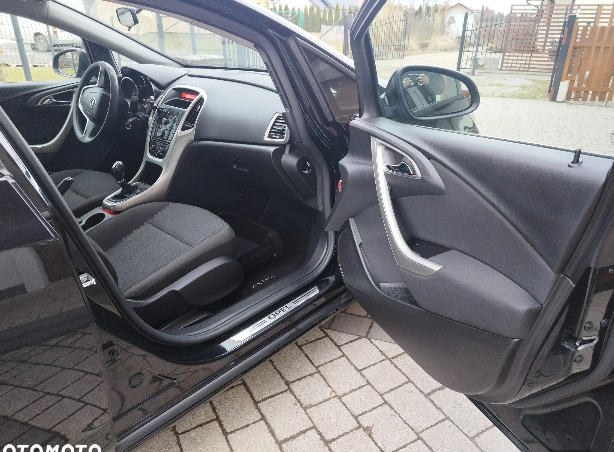 Opel Astra cena 23900 przebieg: 151000, rok produkcji 2010 z Praszka małe 436